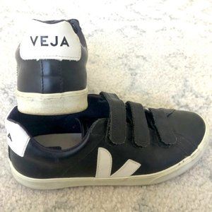 VEJA Black White Leather V-lock Women's Sneakers size 37 or 6.5 - 7 US